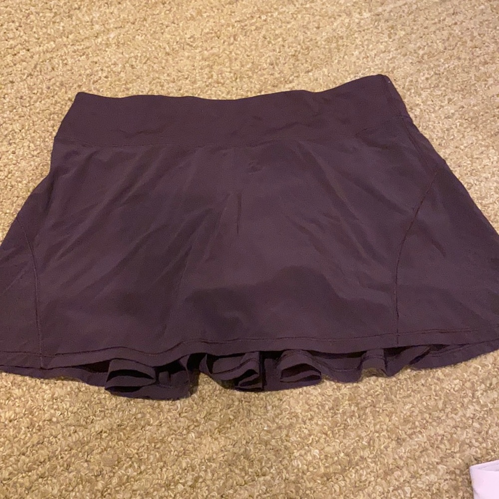 Lululemon size 8 tall plum skirt